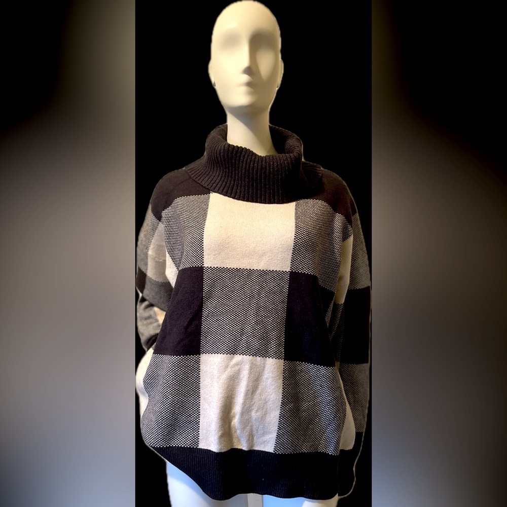 Black and White Plaid Women's Sweater